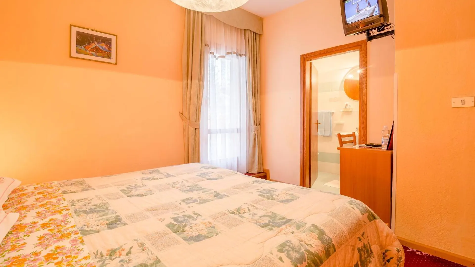 Albergo Genzianella Rocca Pietore 3*,  Italia